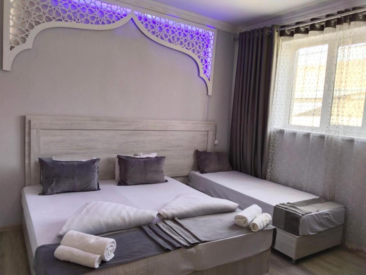 Hotel Rizqiro'Z Boutique Бухара Екстериор снимка